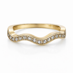 Hullámos gyűrű kövekkel